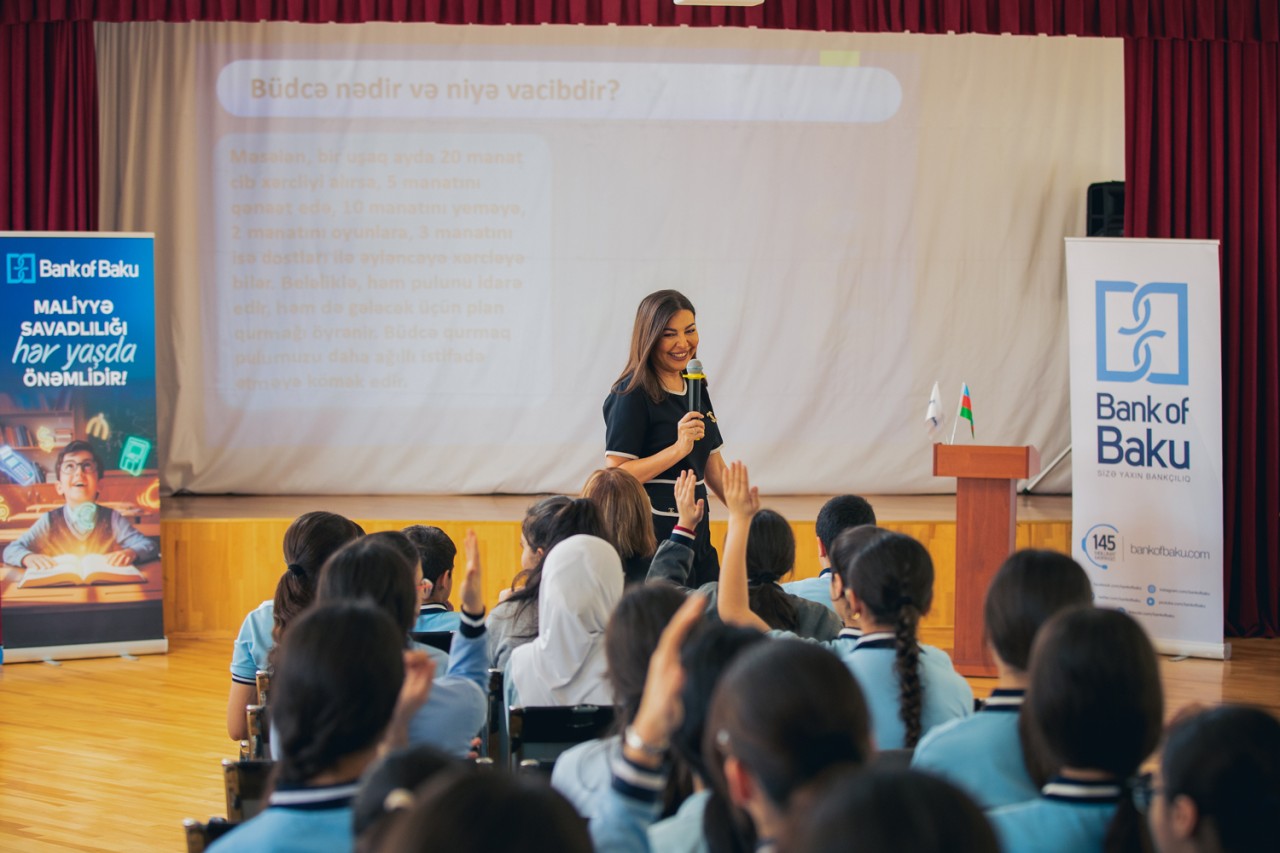 "Bank of Baku"dan növbəti maliyyə savadlılığı tədbiri: Bu dəfə şagirdlərlə birlikdə (FOTOLAR)